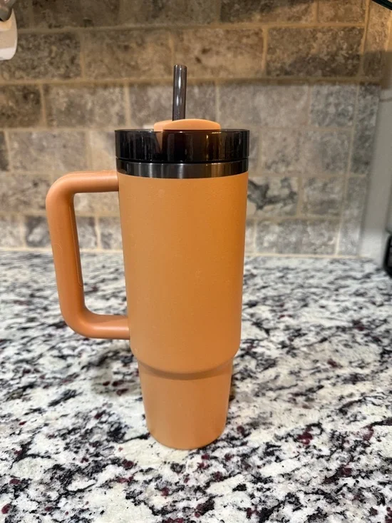 Stanley 30oz Hard to Find Camel Quencher H2.0 Tumbler - Picture 2 of 5